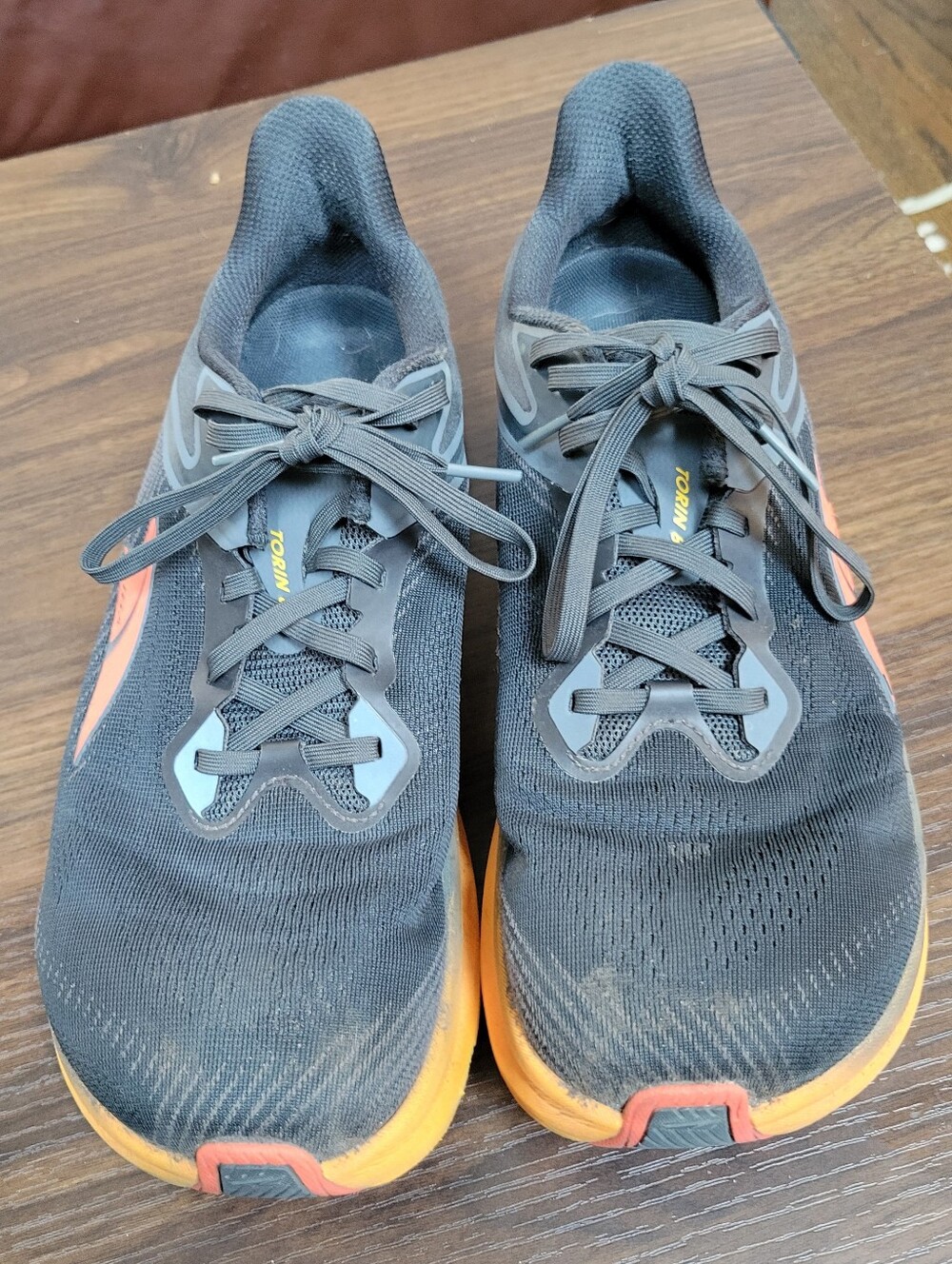 Altra Torin 8 Black and Orange Running Shoe Men's Size 9.5 Gym Training Athletic